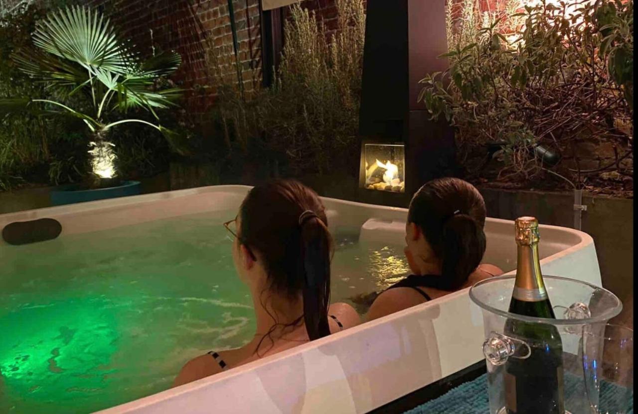 Apartamento Le Jacuzzi De Marie Ll Tourcoing Exterior foto